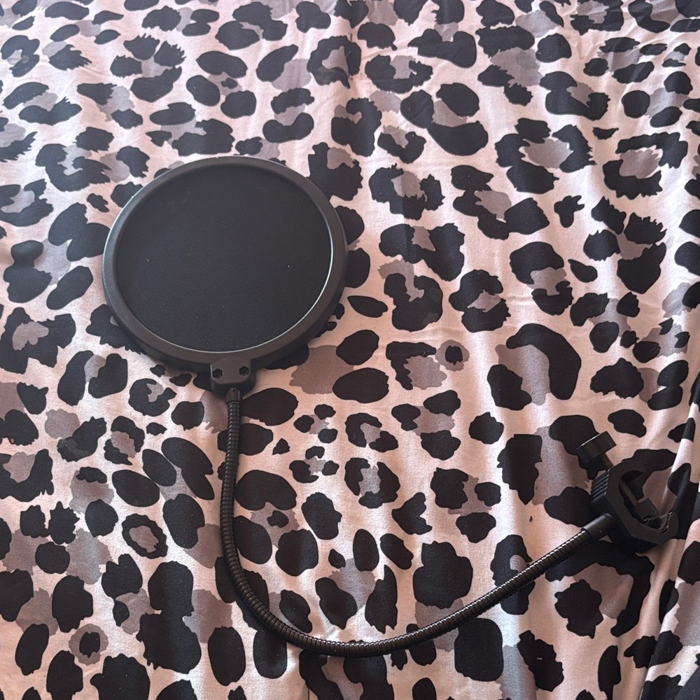 Black Pop Filter for Microphone